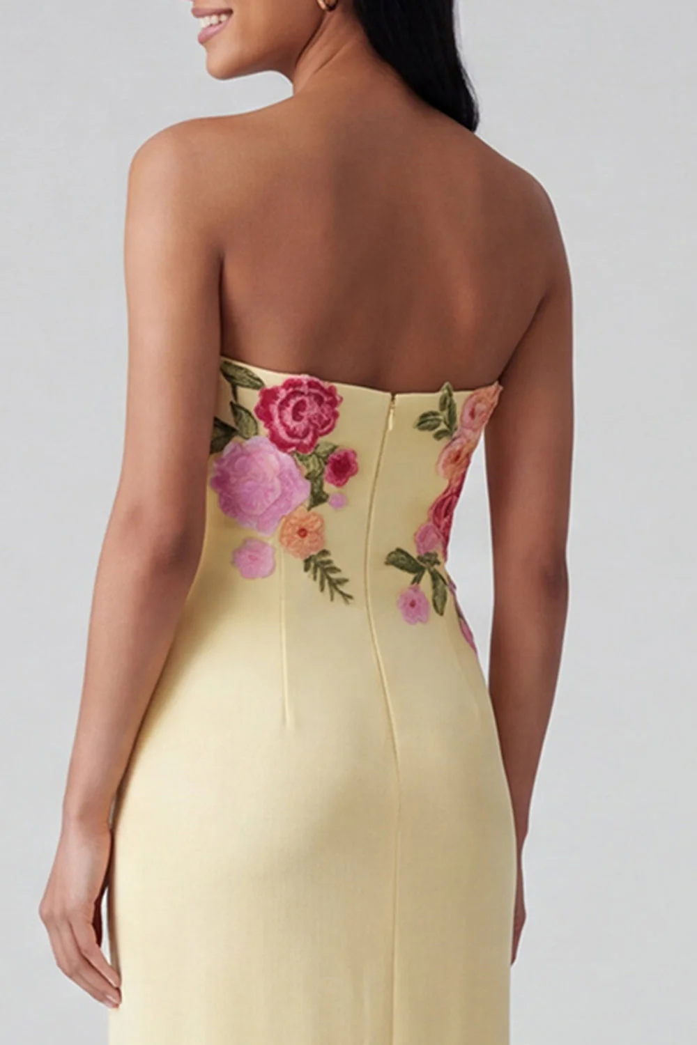 Robe longue fleurie jaune clair à anneau sans anneau - Image 4