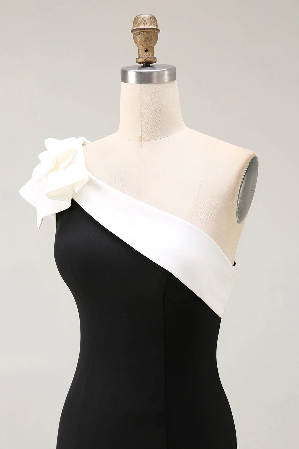Robe longue formelle en satin noir sirène à une épaule - Image 8