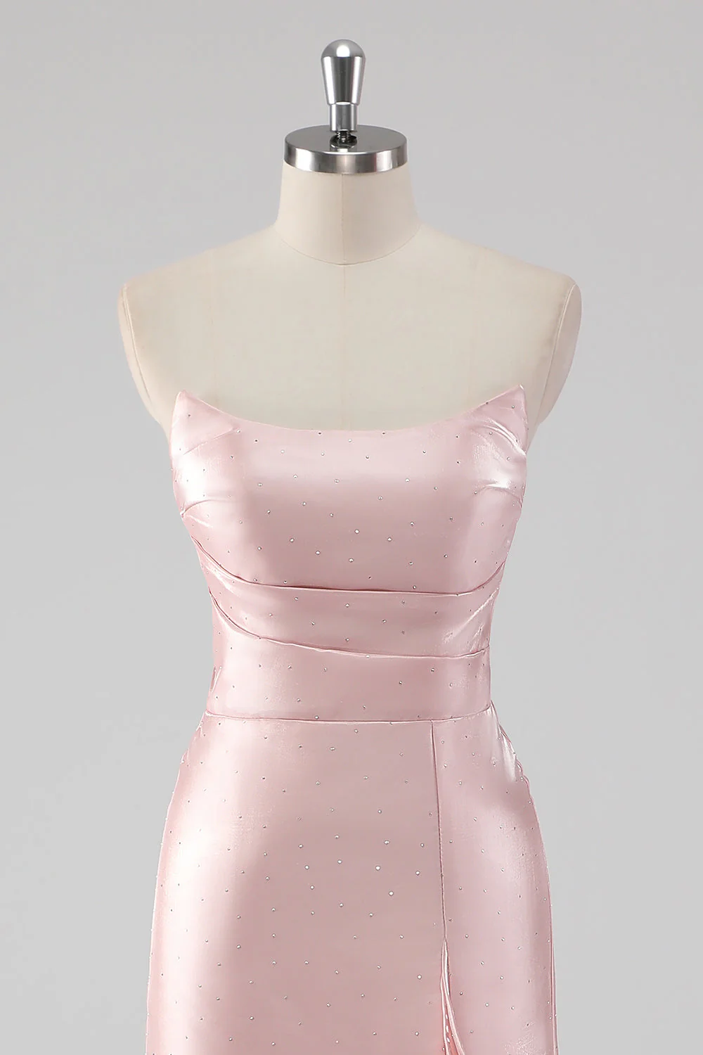 Robe longue formelle en satin sans bretelles à volants rose avec fente - Image 4