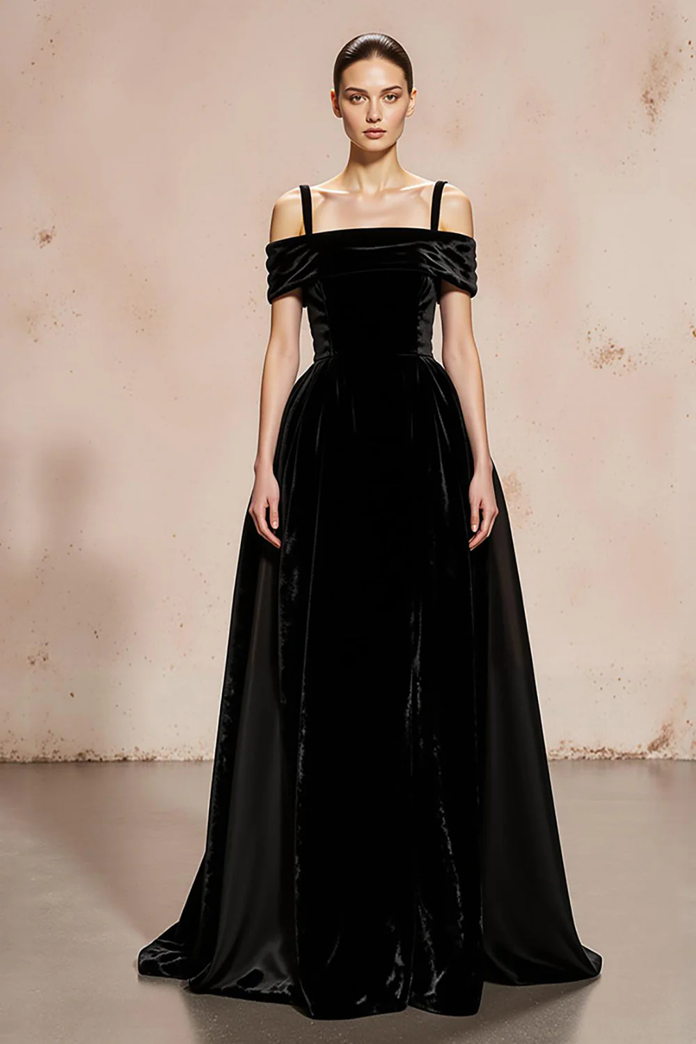 Robe longue formelle en velours noir à épaules dénudées