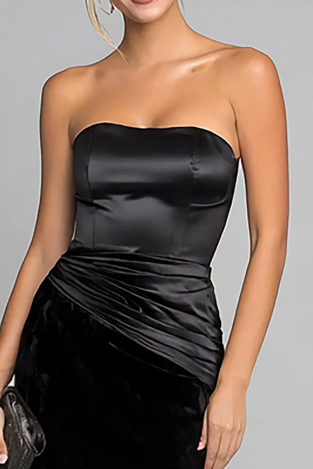 Robe longue formelle sans bretelles en velours sirène noire - Image 2