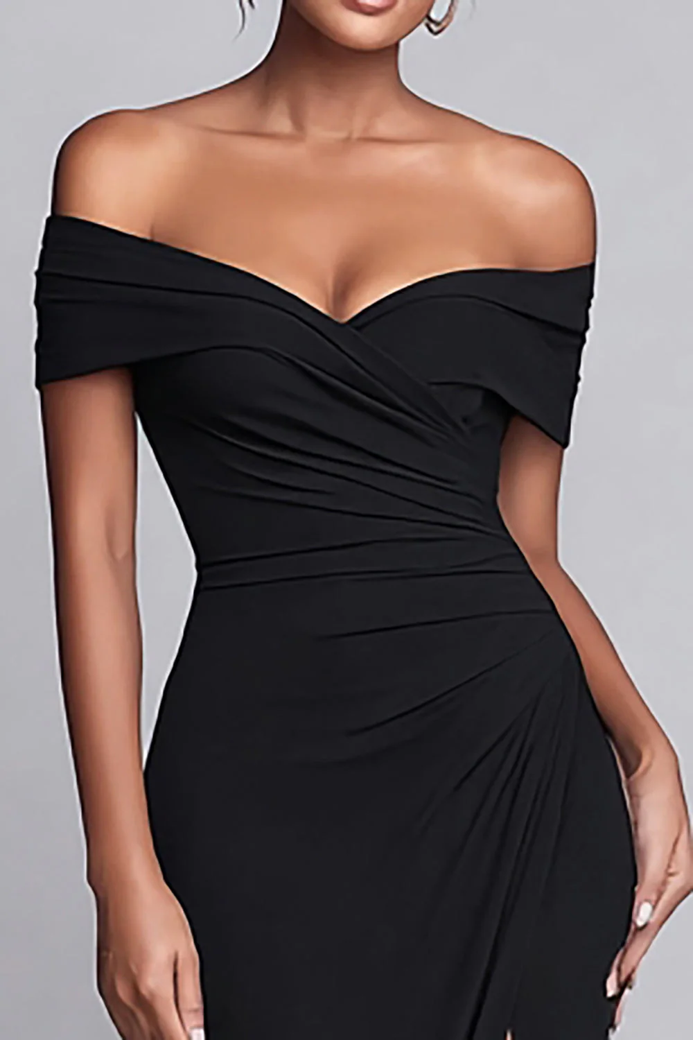Robe longue formelle sirène noire à épaules dénudées avec fente - Image 3