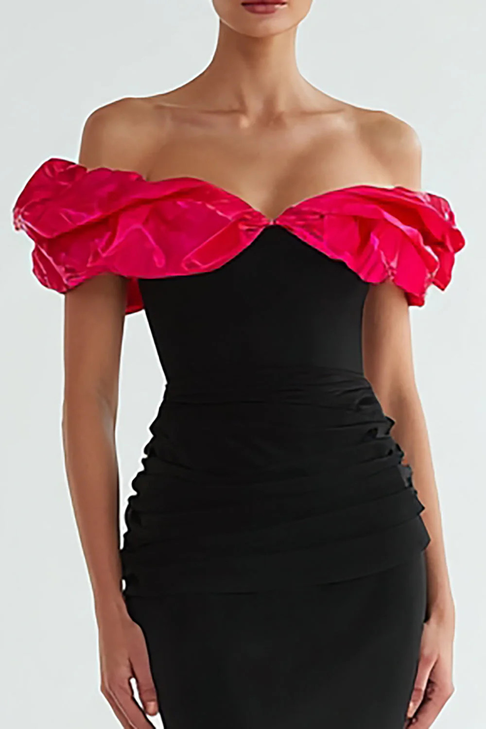 Robe longue formelle sirène noire et fuchsia à volants - Image 2