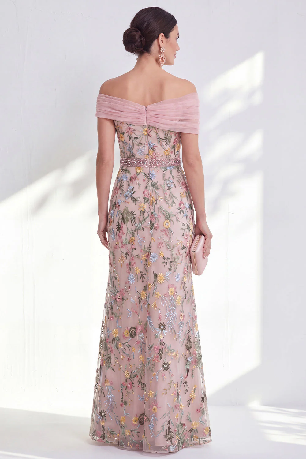 Robe longue longue de la mariée verte à la ligne en A décollée - Image 10