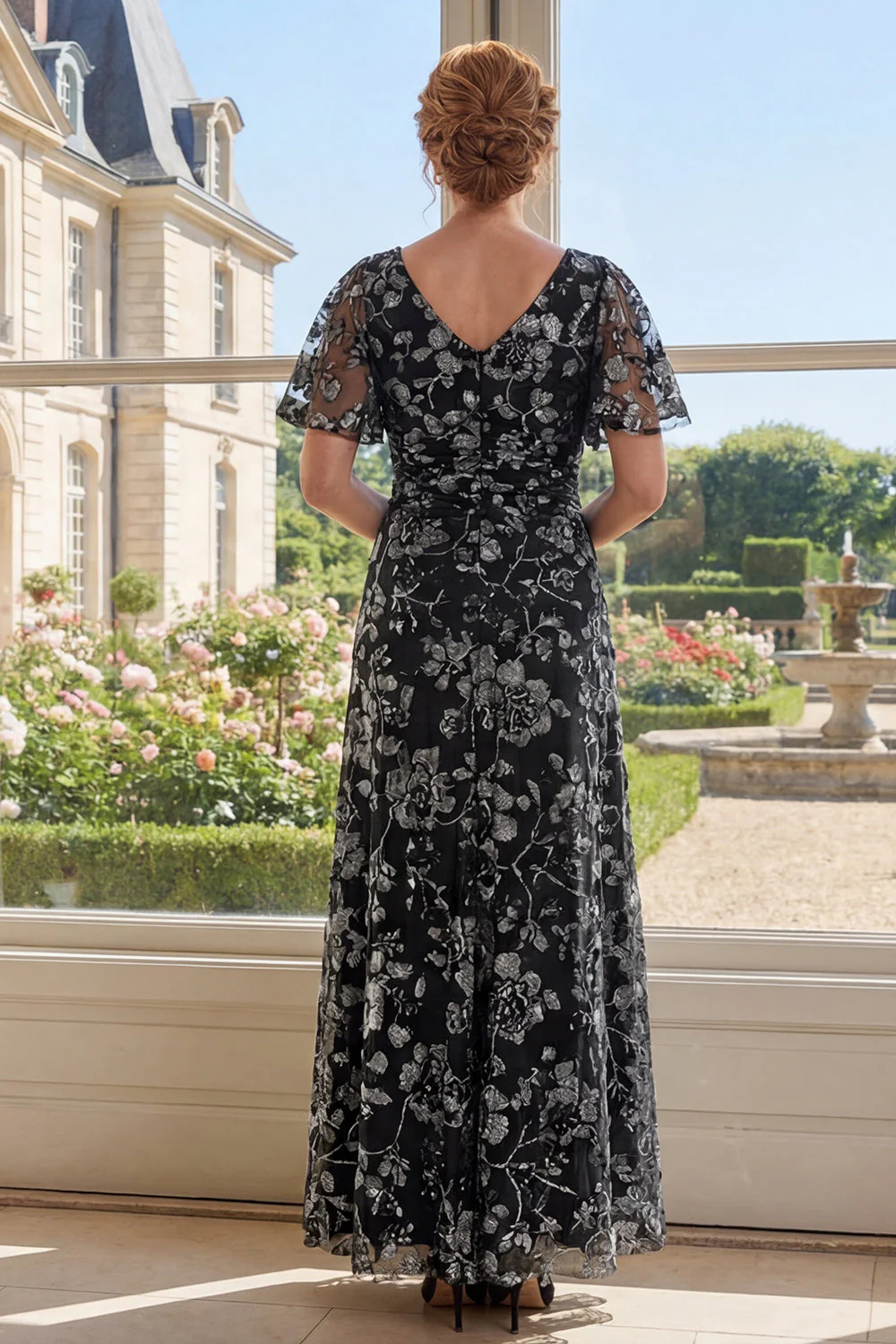 Robe longue longue mère de la mariée en tulle à motif V - Image 2