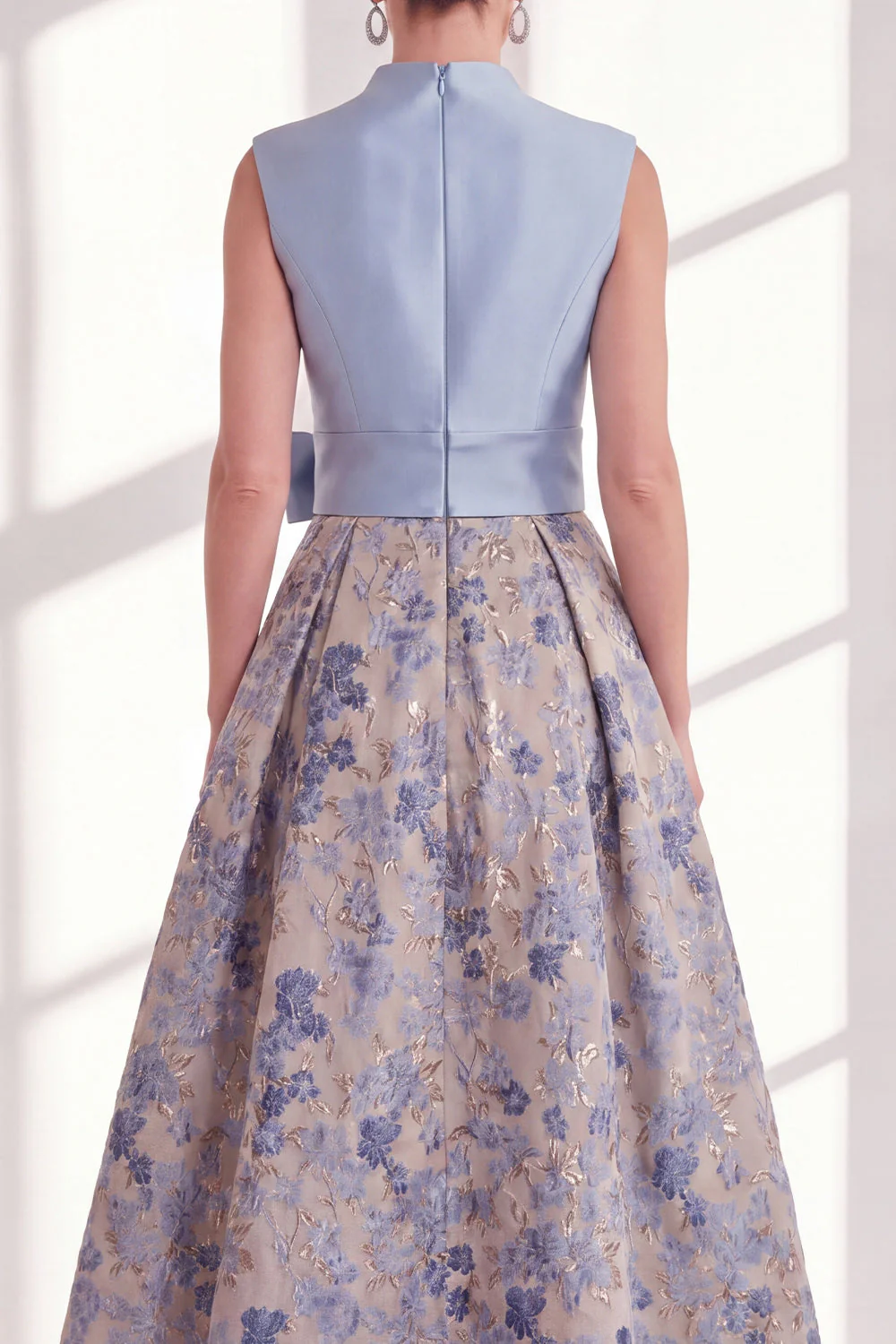Robe longue marme de la mariée bleue à col en V à col en V avec un nœud - Image 4