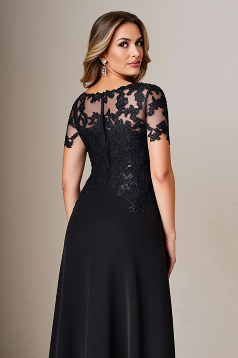 Robe longue mère de la mariée en satin fourreau noir avec appliques - Image 6