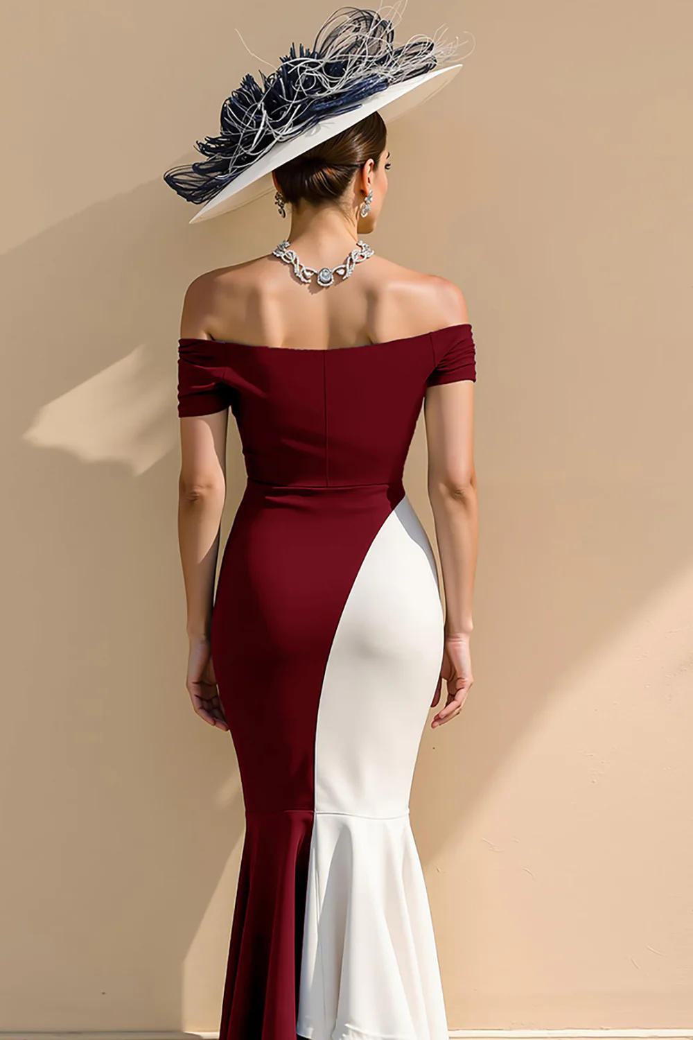Robe longue mère de la mariée en satin noir et blanc à épaule dénudée - Image 10