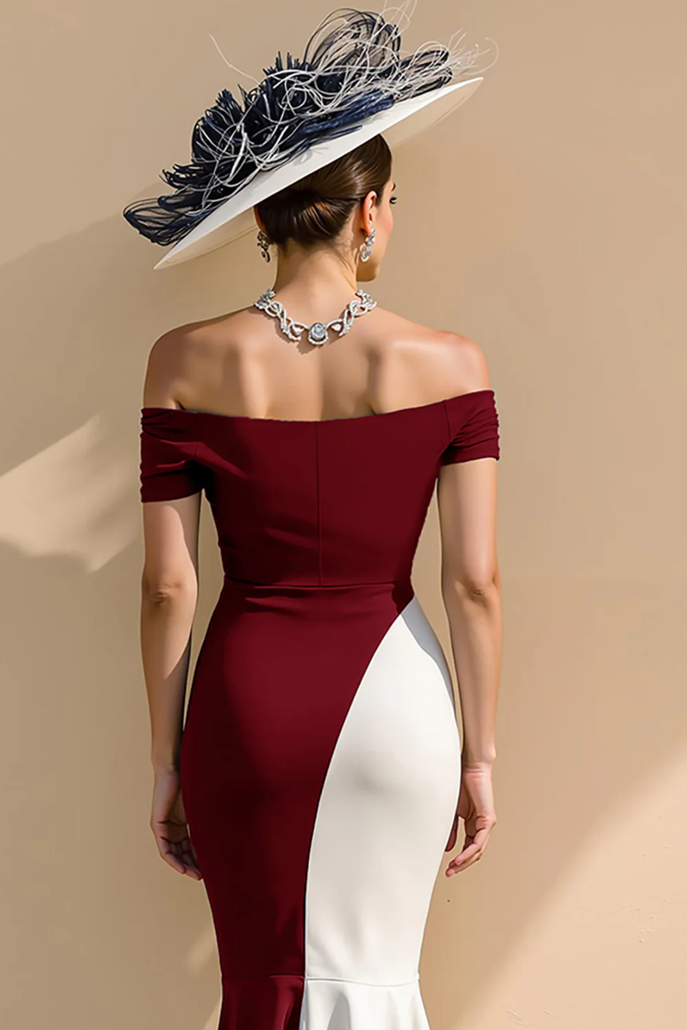 Robe longue mère de la mariée en satin noir et blanc à épaule dénudée - Image 12