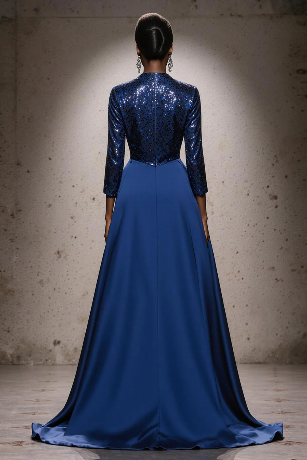 Robe longue sirène à paillettes à col haut bleu royal scintillant avec cape - Image 2