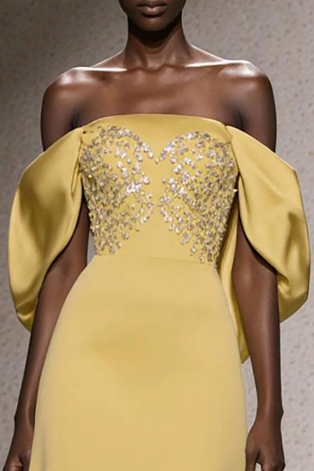 Robe longue sirène scintillante jonquille à épaules dénudées avec paillettes - Image 3