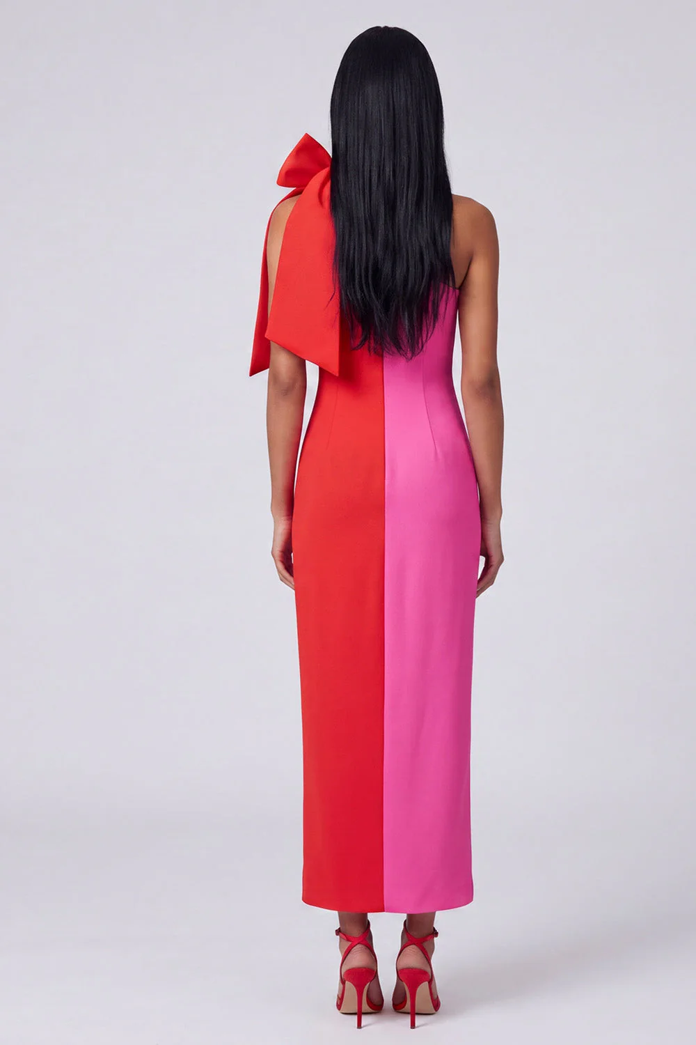 Robe Maxi bodycon à une épaule noire et blanche avec nœud - Image 6