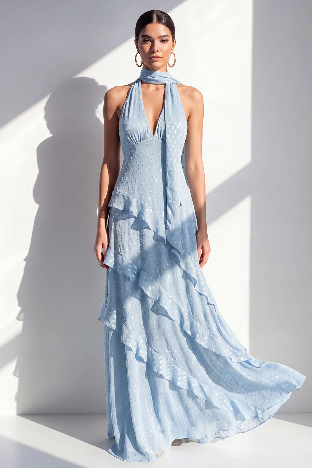 Robe Maxi en mousseline jaune à col nu et volants - Image 5