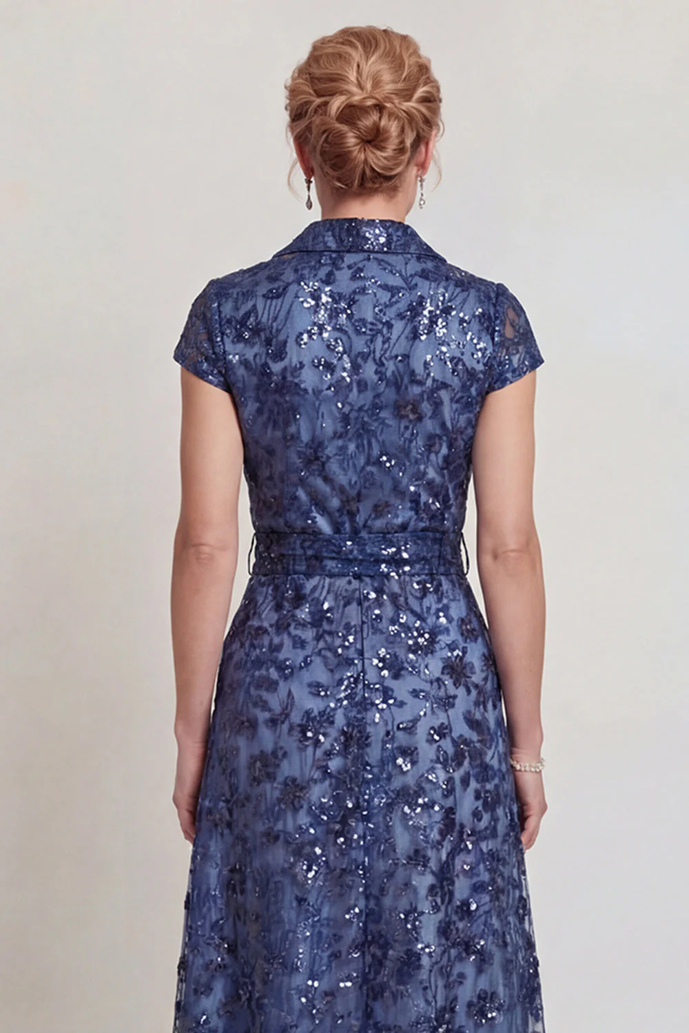 Robe mère de la mariée longue à col en V appliqué bleu foncé - Image 4