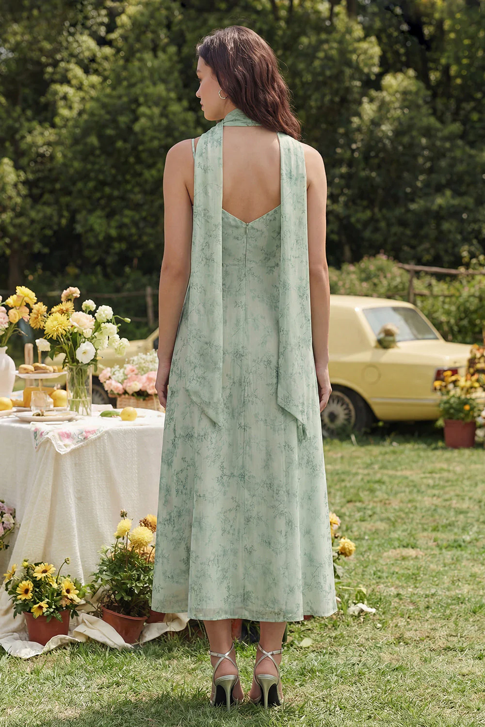 Robe Midi à bretelles fines en mousseline à motif de sauge poussiéreuse - Image 2