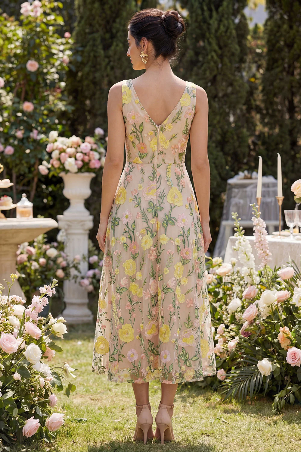 Robe midi à fleurs brodée en A en tulle champagne - Image 2