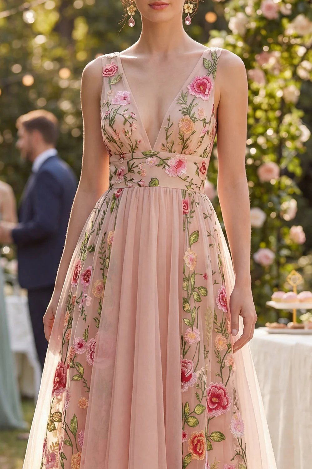 Robe midi à fleurs brodées en tulle en tulle à col en V - Image 3