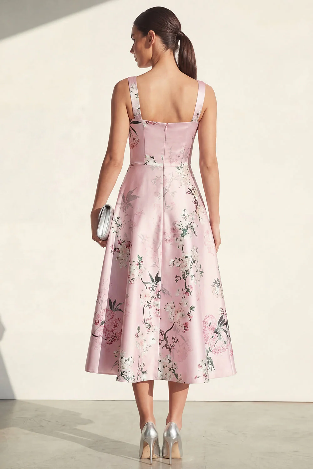 Robe midi à fleurs midi à satin à col carré bleu à col carré en ligne - Image 6