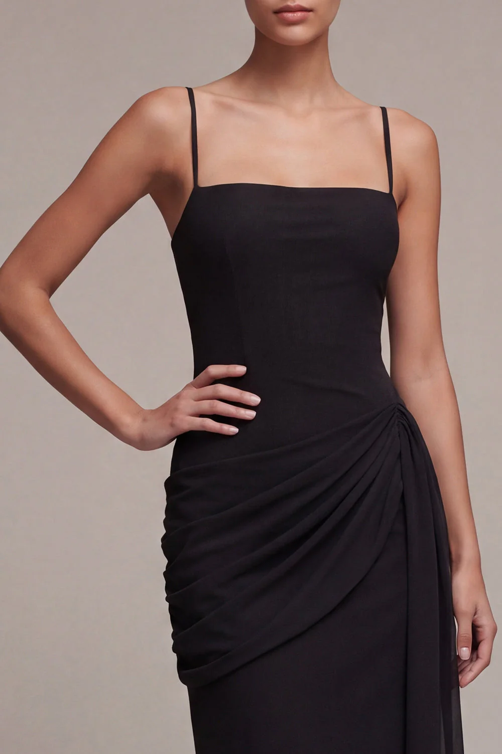 Robe Midi Black Tie à bretelles froncées à fourreau - Image 3