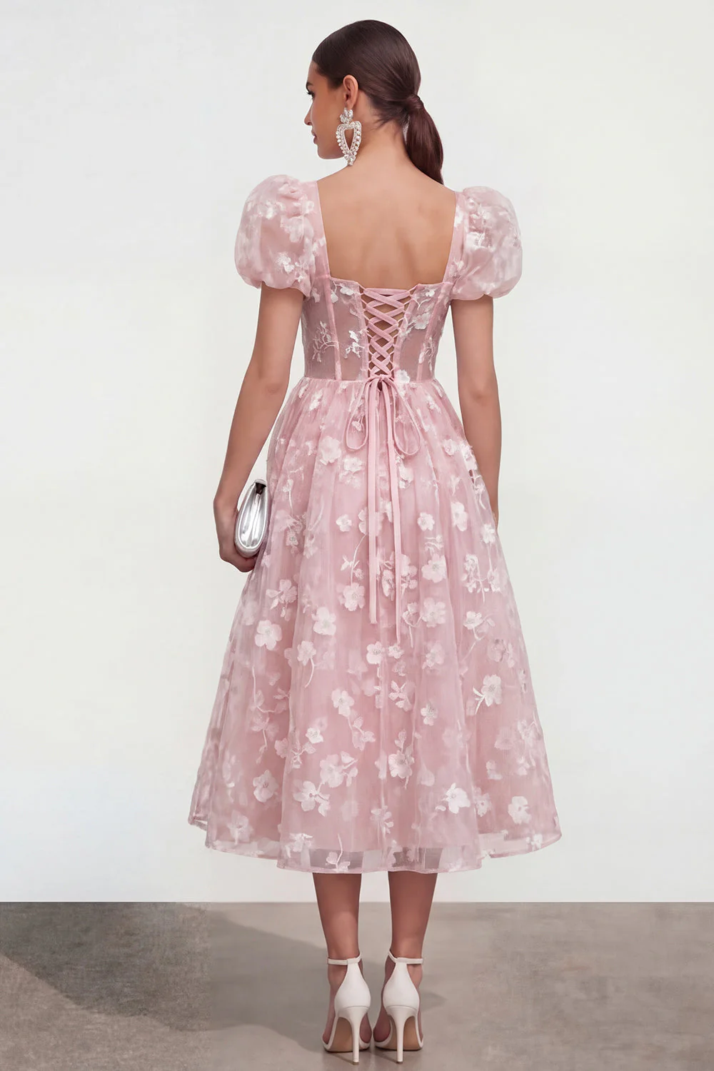 Robe midi bleue fleurie en ligne A à lacet remontée dans le dos avec manches bouffantes - Image 10