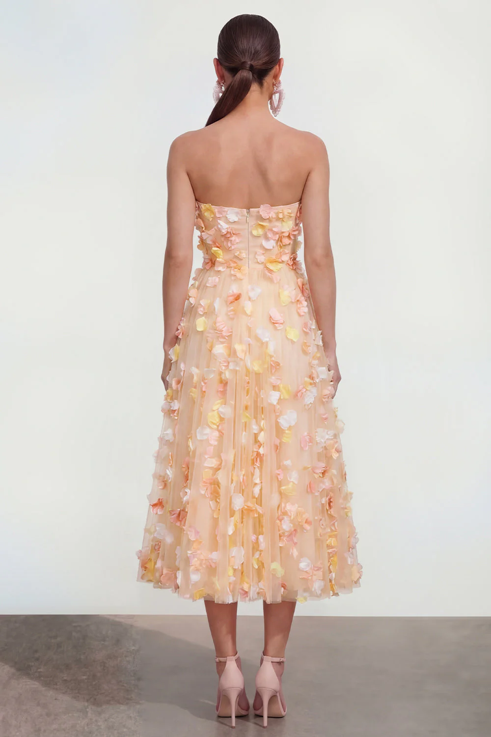 Robe Midi Champagne Strapless A Line avec fleurs 3D - Image 2