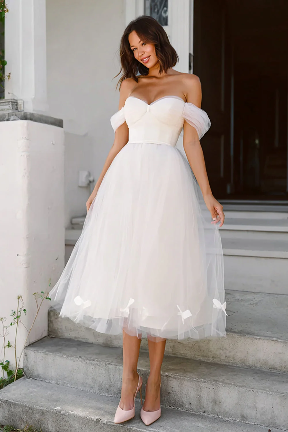 Robe midi de fiançailles blanche à épaules dénudées avec nœuds