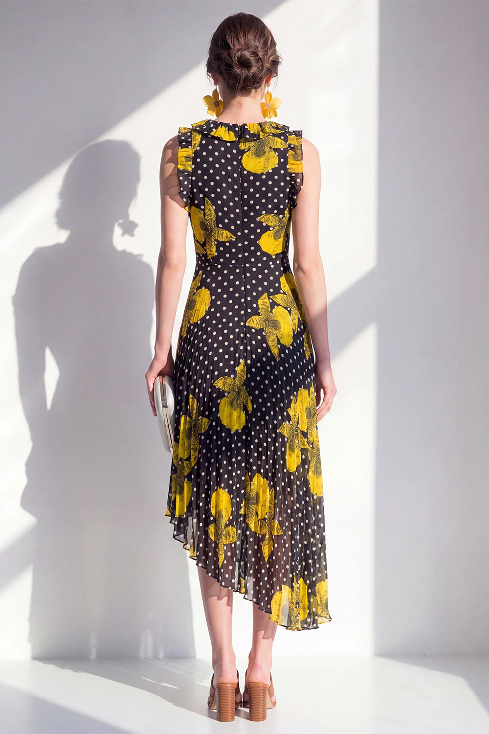 Robe Midi en chiffon asymétrique en mousseline fleur jaune noire - Image 2