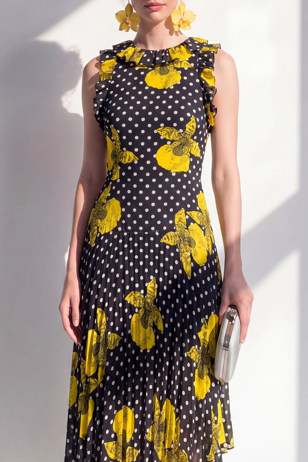 Robe Midi en chiffon asymétrique en mousseline fleur jaune noire - Image 3