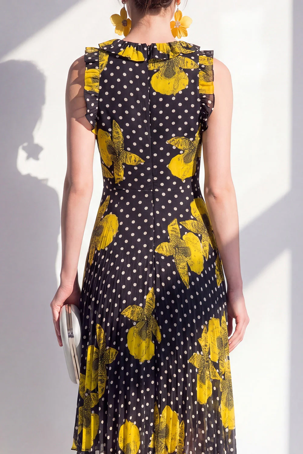 Robe Midi en chiffon asymétrique en mousseline fleur jaune noire - Image 4