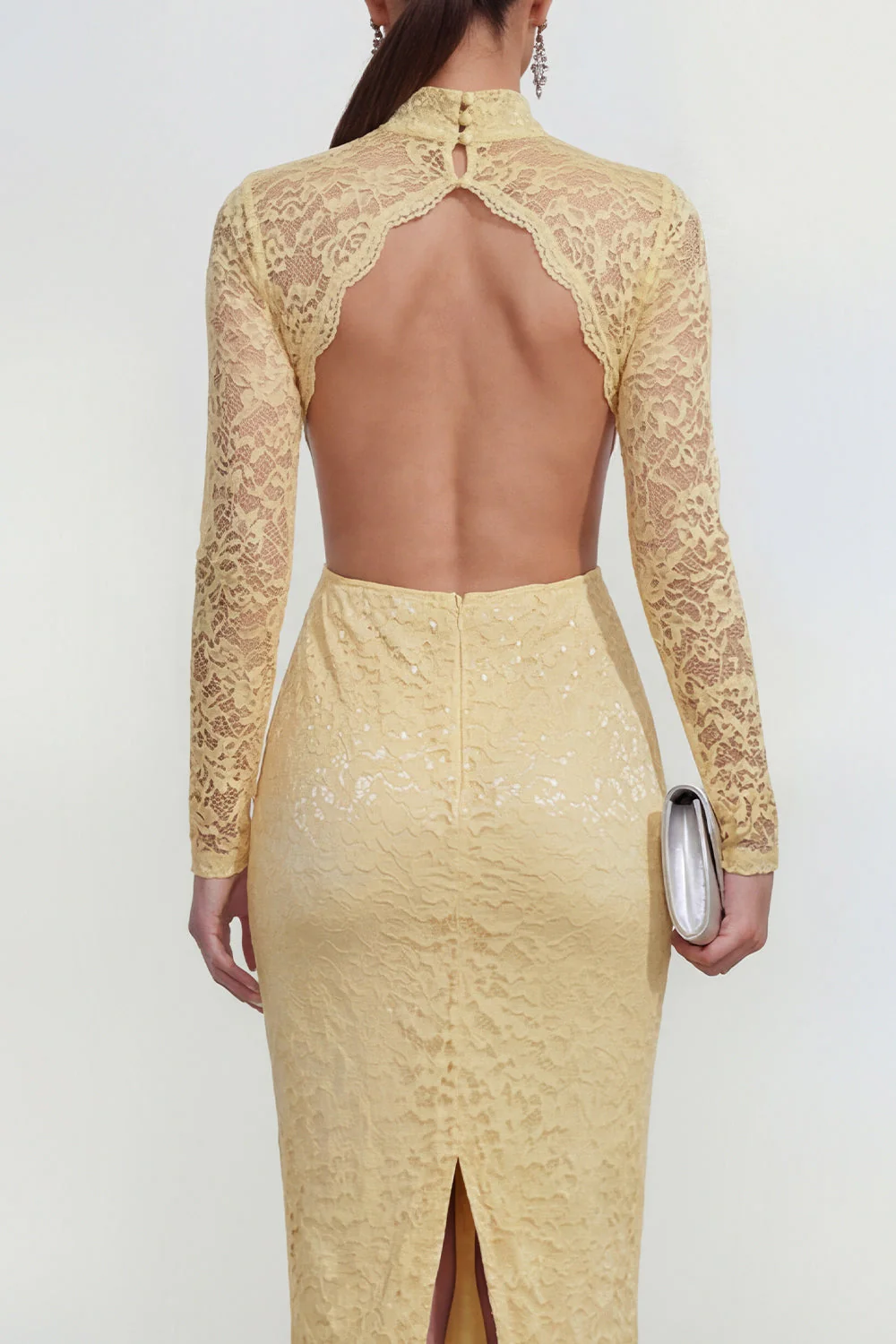 Robe midi en dentelle à col montant jaune avec fente - Image 4