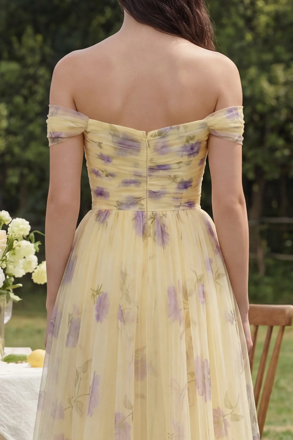 Robe midi en fleurs jaunes ligne en A décollée sur les épaules avec volants - Image 6