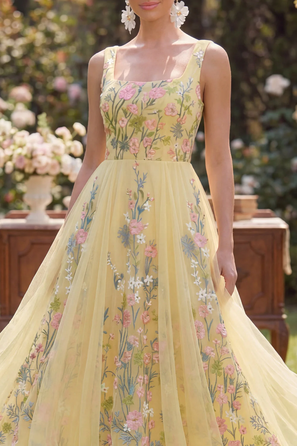 Robe midi fleurie brodée en tulle à col carré en ligne A - Image 3