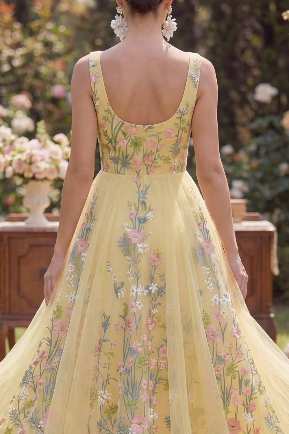 Robe midi fleurie brodée en tulle à col carré en ligne A - Image 4