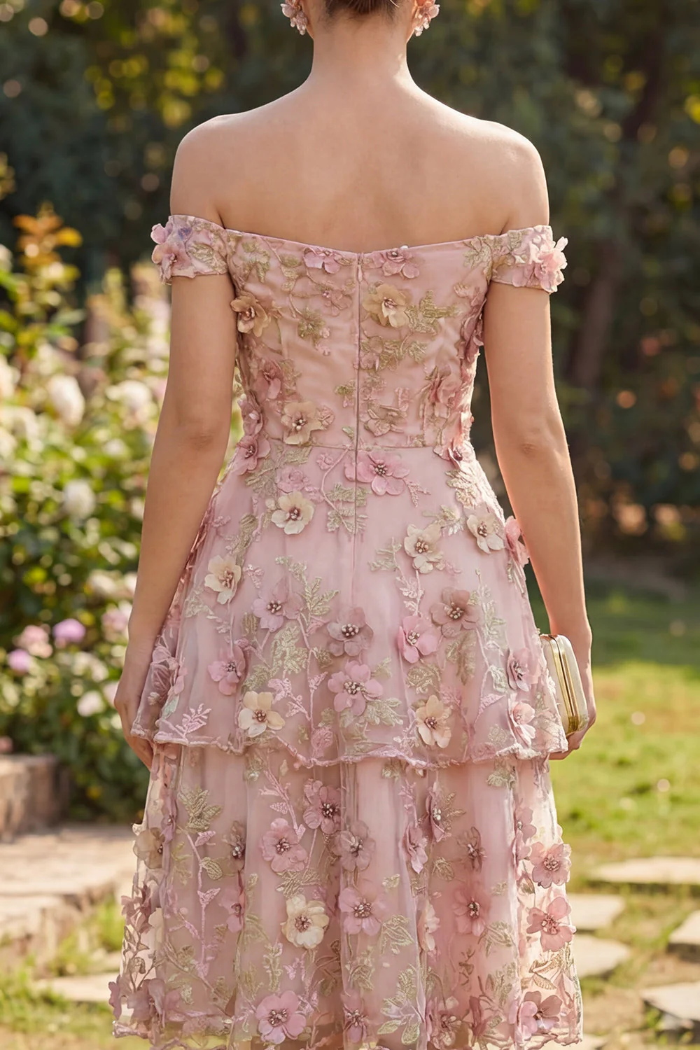 Robe midi fleurie en tulle fuchsia rose en ligne A décollée sur l’épaule - Image 4