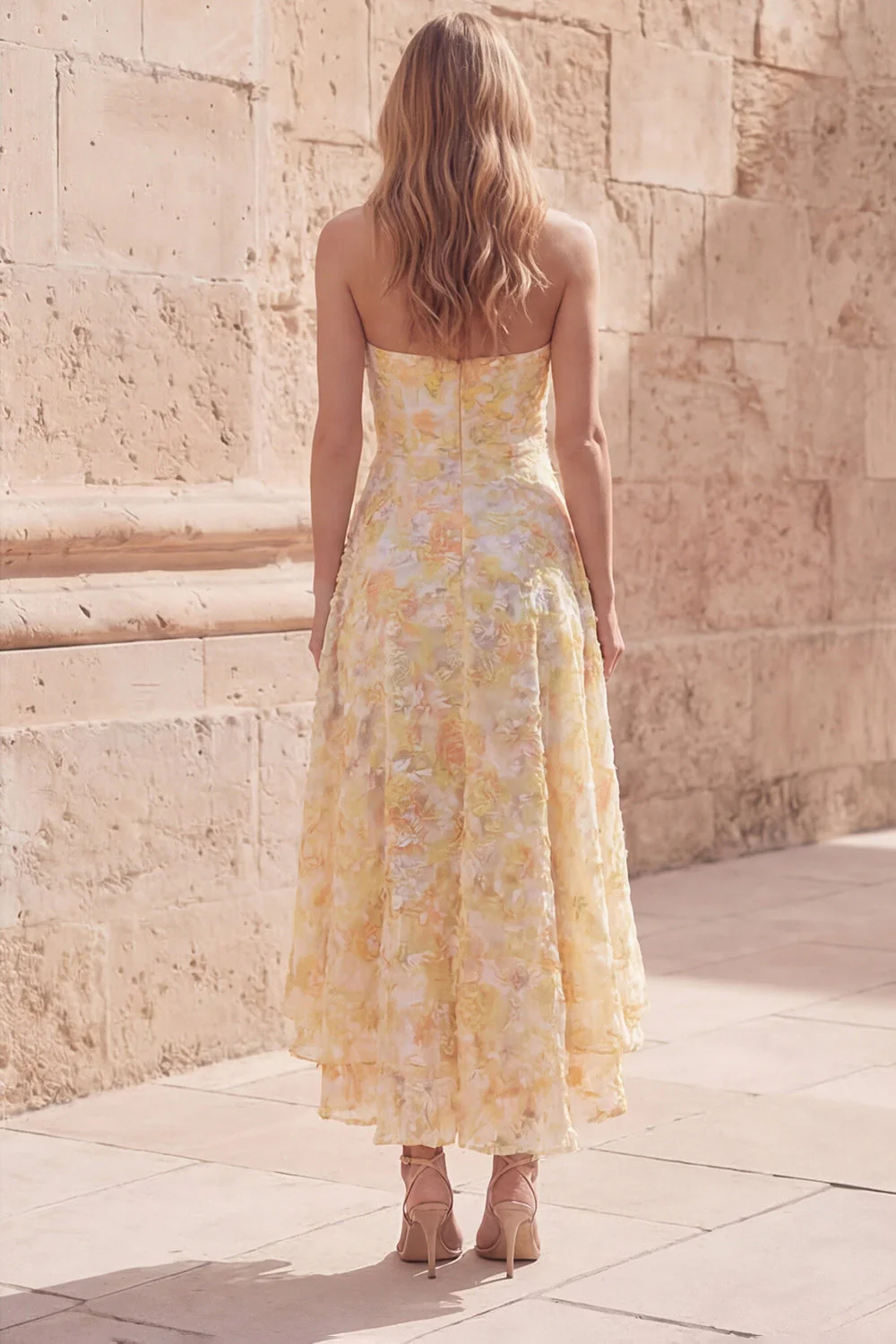 Robe midi fleurie jaune A-Line Sweetheart avec des appliqués - Image 2