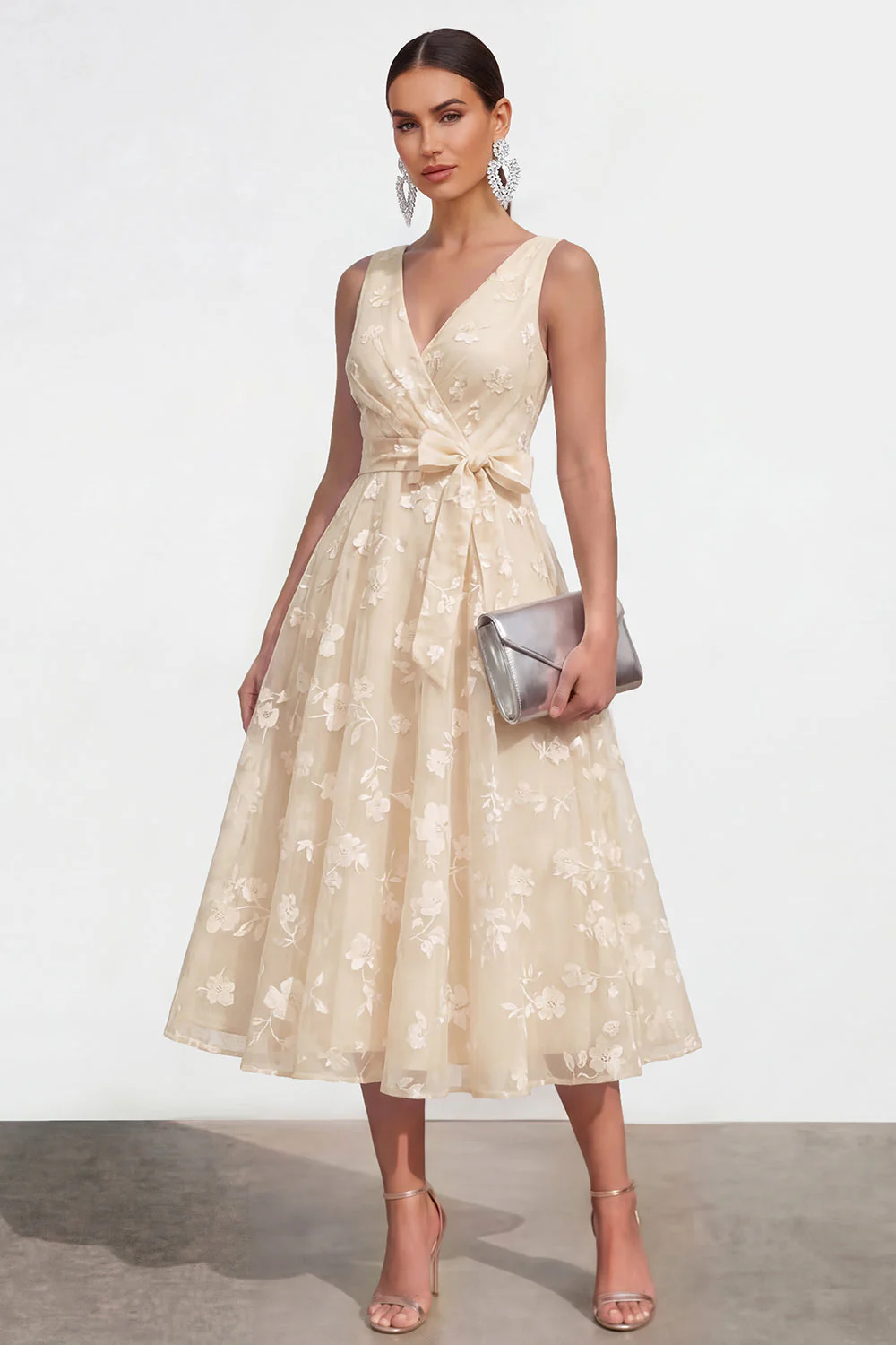 Robe midi fleurie lilas à col en V avec nœud - Image 17