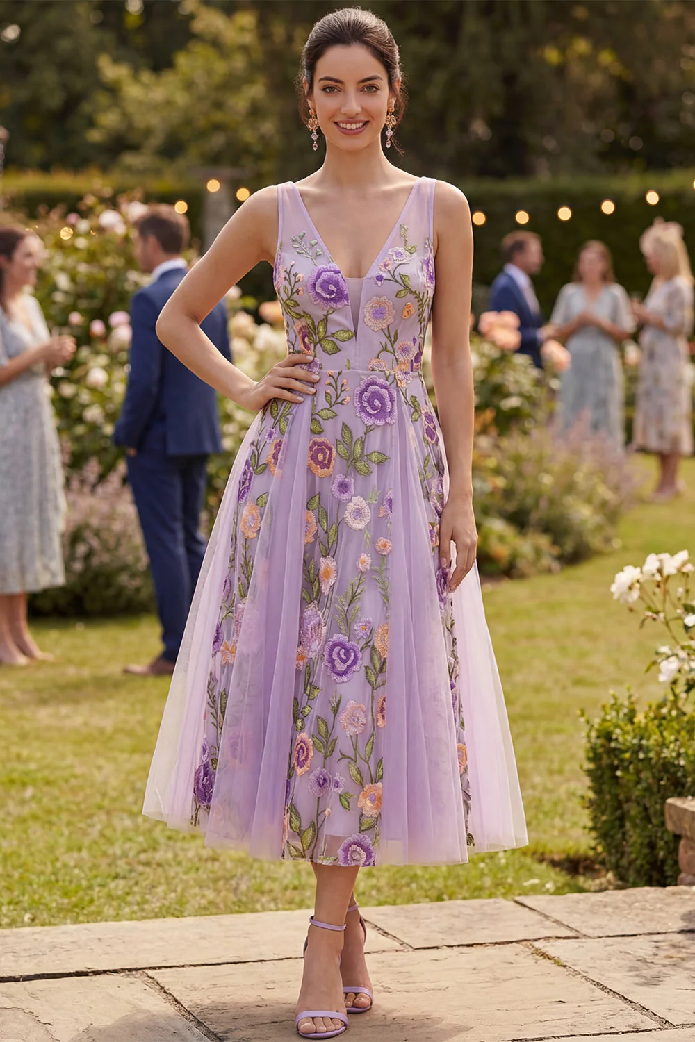 Robe midi fleurie midi brodée en tulle lilas ligne A