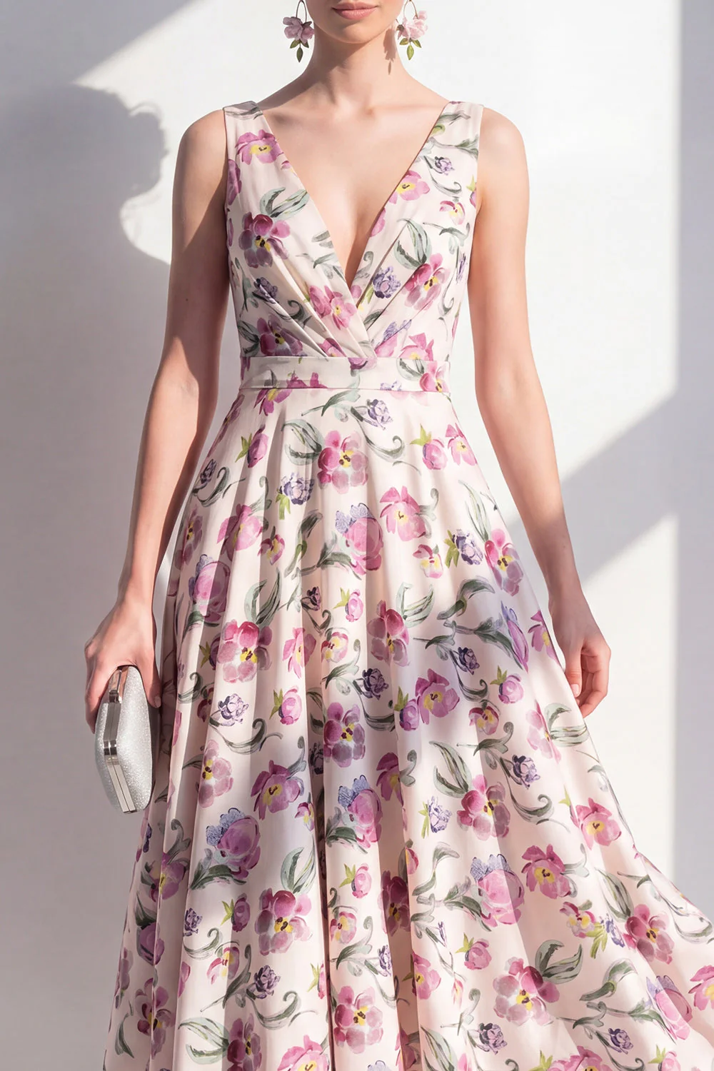 Robe midi fleurie midi froncée à col en V à blush - Image 3