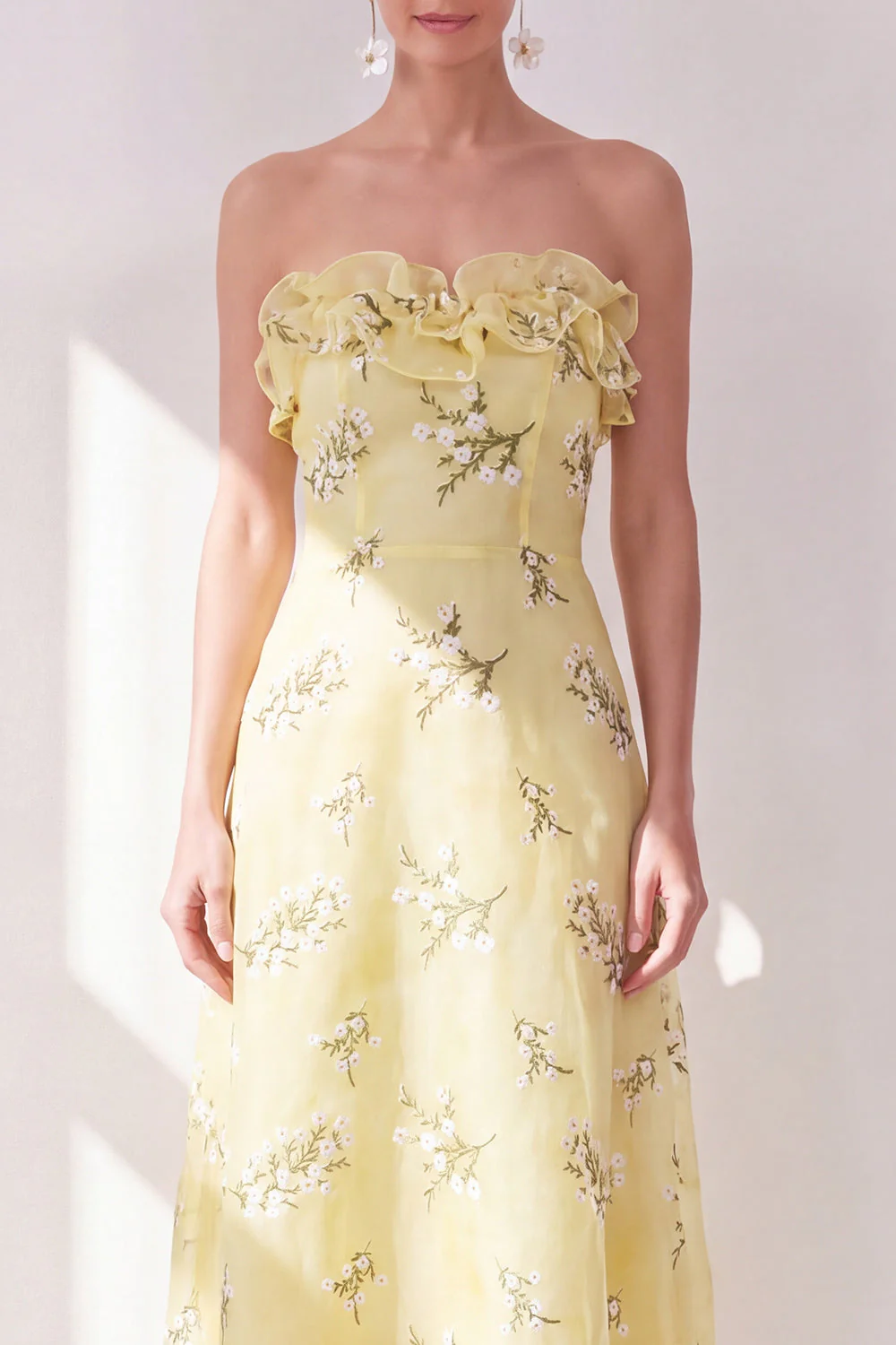 Robe midi fleurie midi jaune en chiffon en mousseline à volants - Image 3