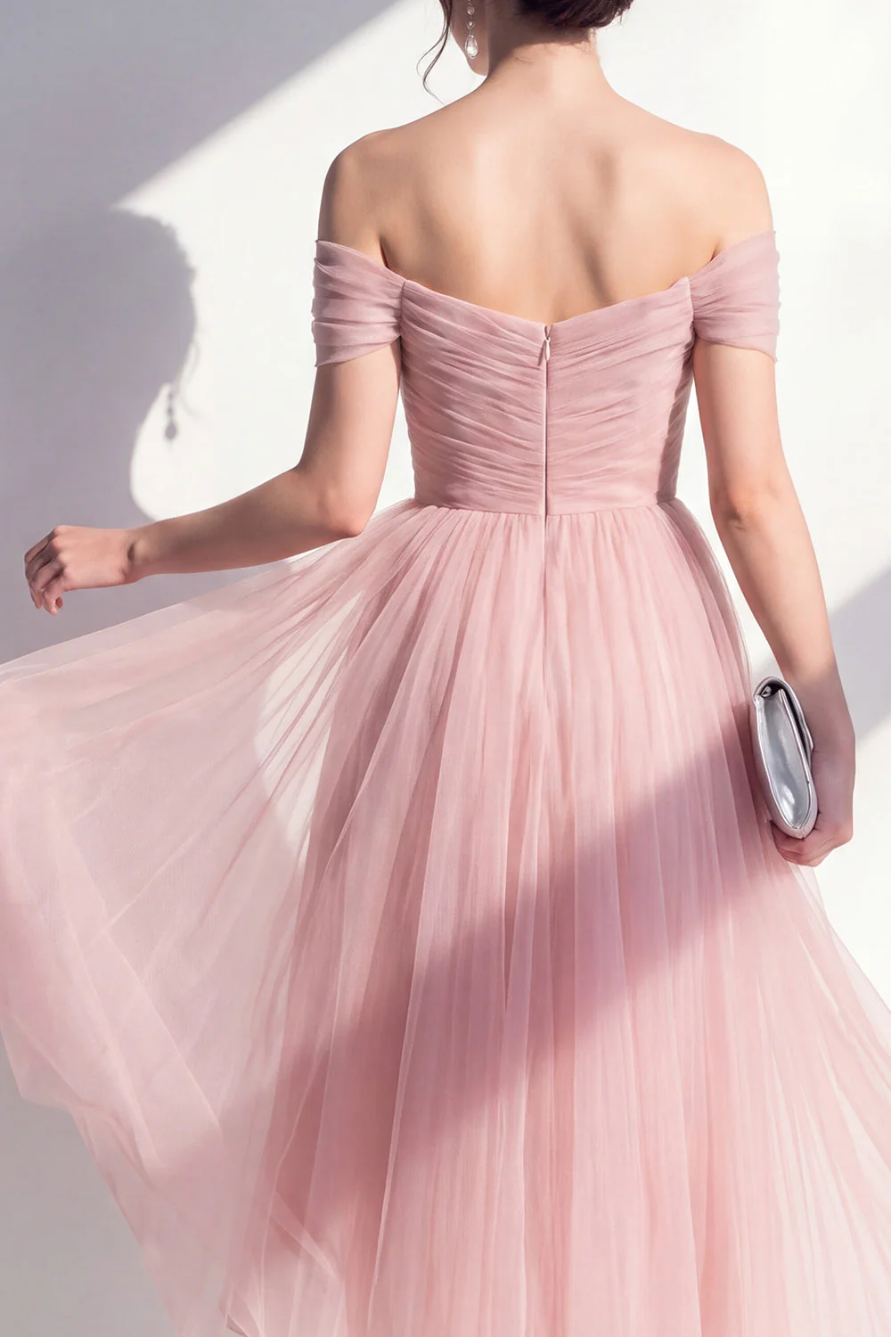 Robe midi fronceuse en ligne A sur les épaules - Image 4