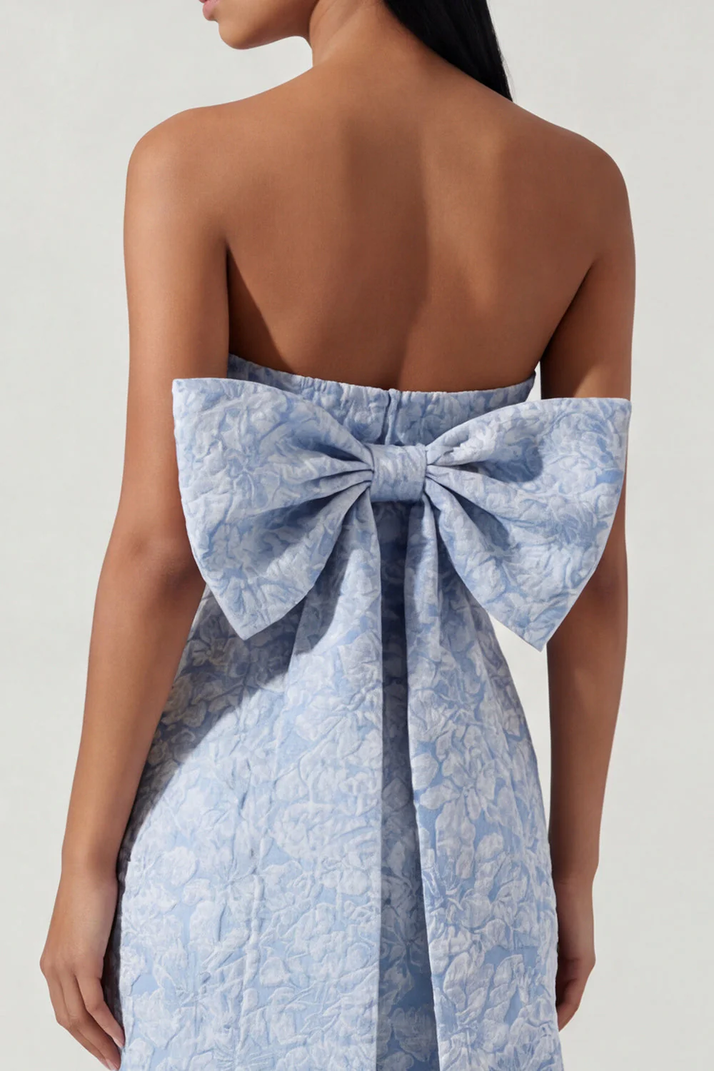 Robe d'invitée de mariage midi bleue sans bretelles jacquard nœud avec fente - Image 2