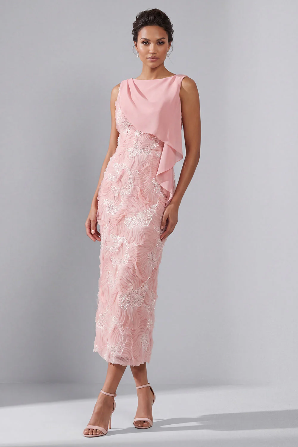 Robe midi midi à col bateau à col bateau à blush