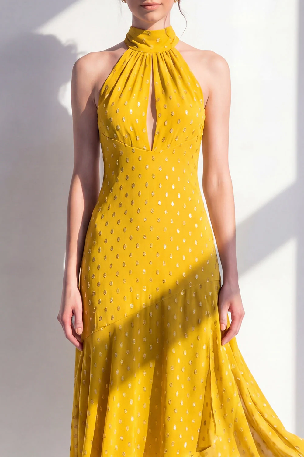 Robe midi midi olive ligne A à col nu en chiffon - Image 11