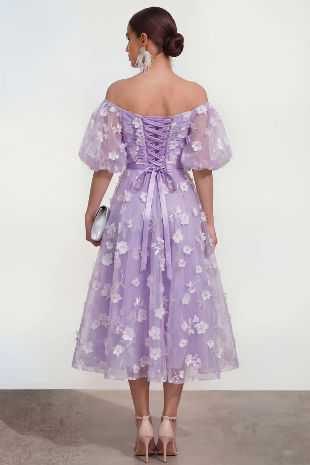 Robe midi midi rose à lignes dénudées, avec dentelle dans le dos - Image 10