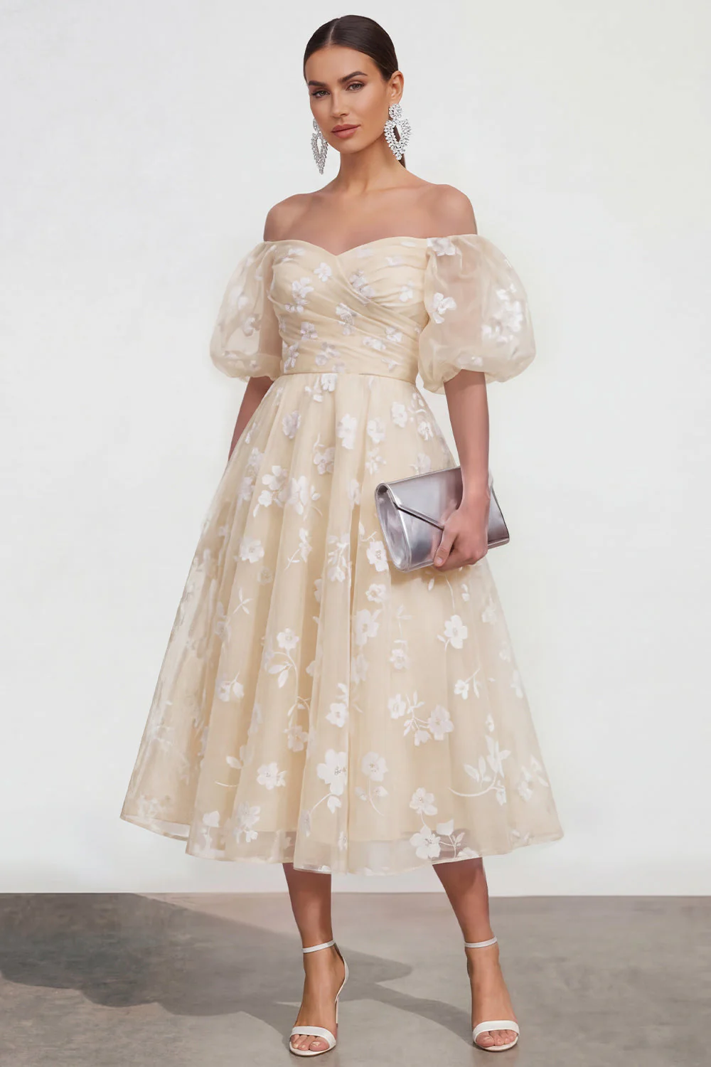 Robe midi midi rose à lignes dénudées, avec dentelle dans le dos - Image 13