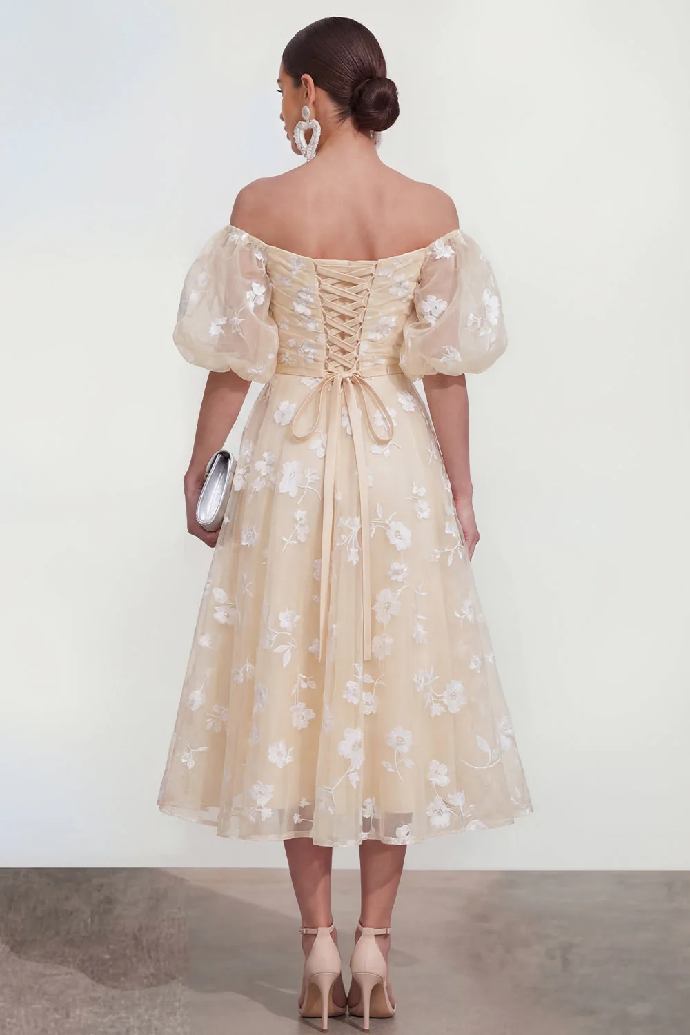 Robe midi midi rose à lignes dénudées, avec dentelle dans le dos - Image 14