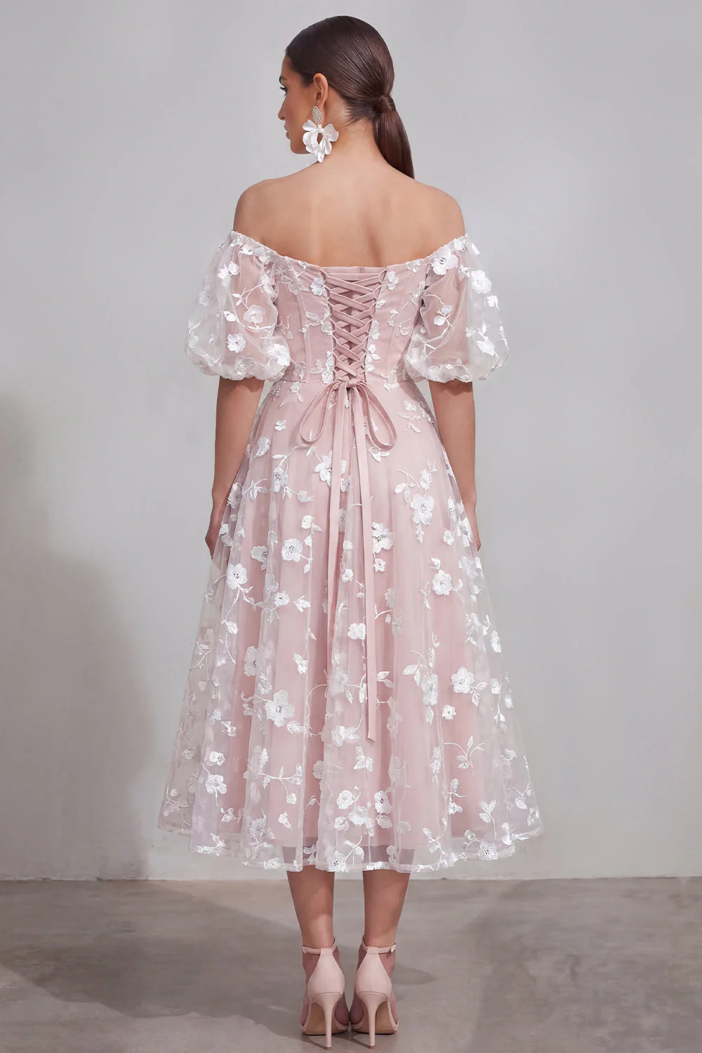 Robe midi midi rose à lignes dénudées, avec dentelle dans le dos - Image 22