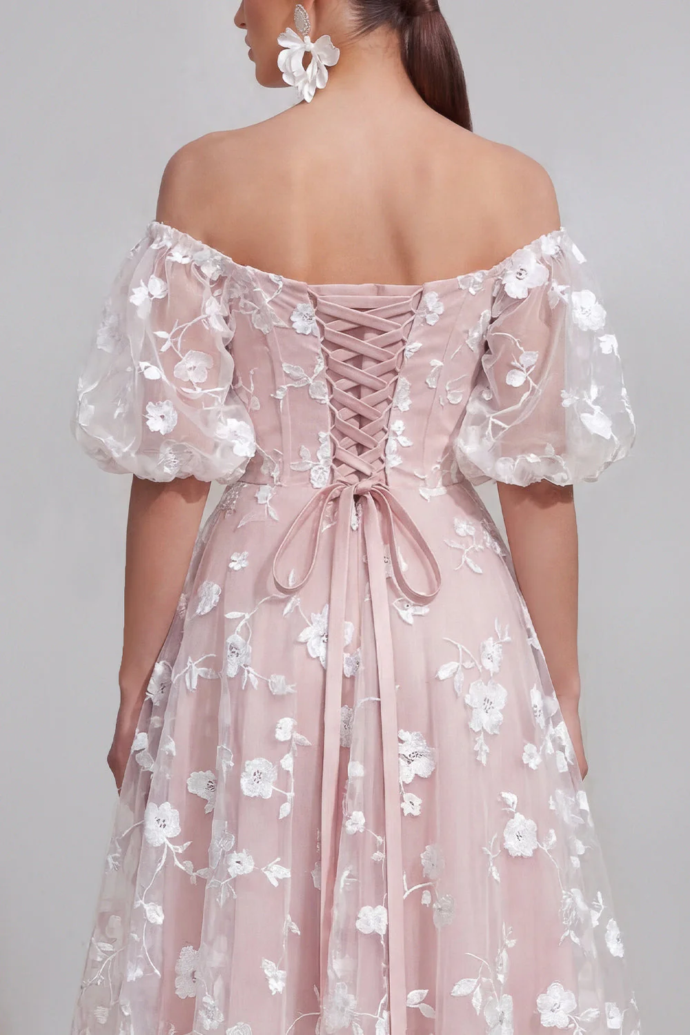 Robe midi midi rose à lignes dénudées, avec dentelle dans le dos - Image 24
