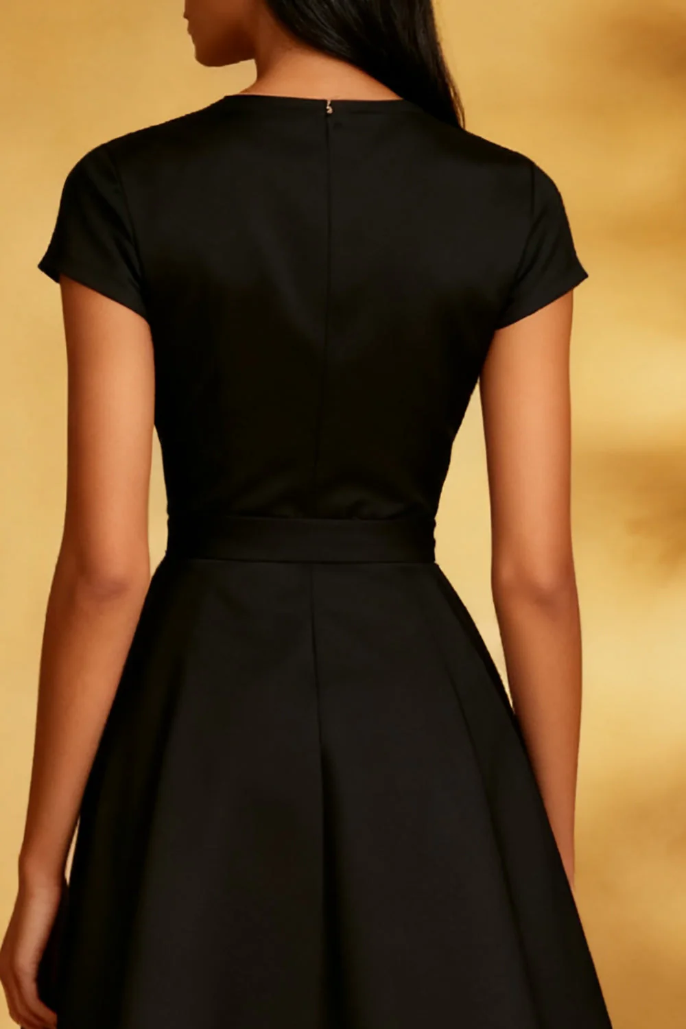 Robe midi noire à col rond et manches courtes A Line - Image 4