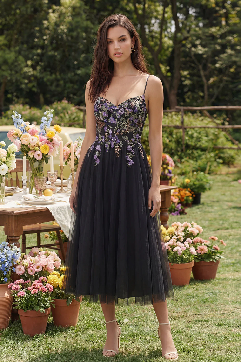 Robe midi noire en tulle à bretelles fines appliquées